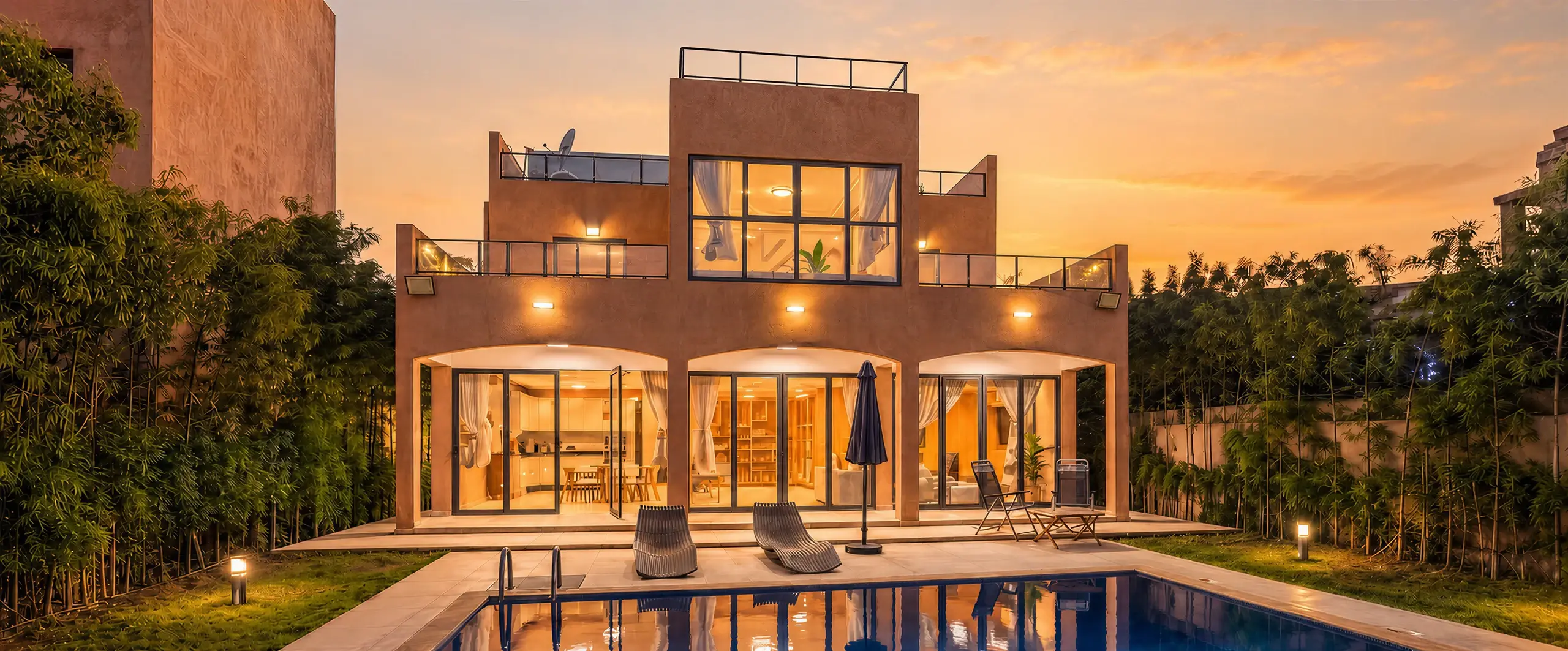 Villa de luxe avec piscine à Marrakech au coucher du soleil